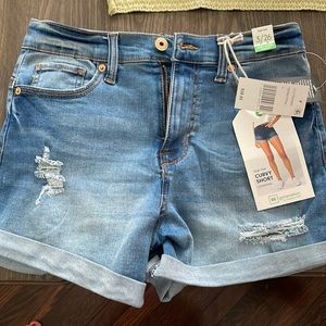Celebrity Pink High rise curvy shorts nwt